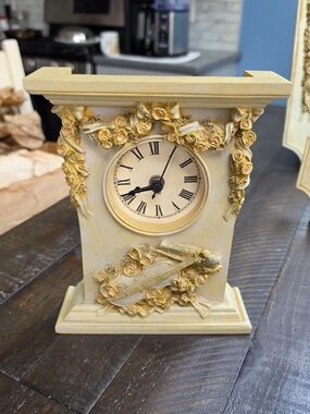 Vintage Figi Symphony Clock